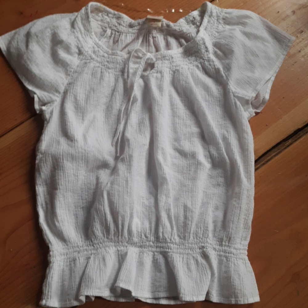 Adorable white cotton top